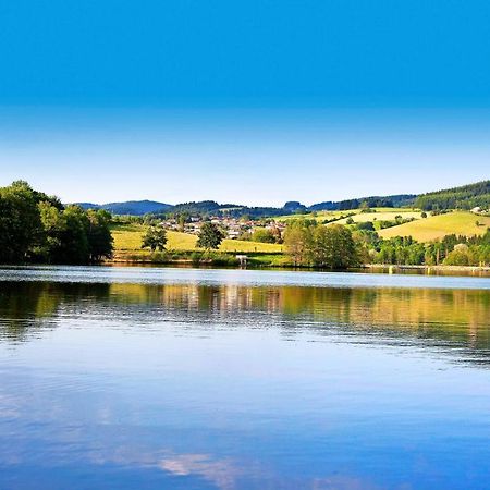Camping Le Lac Des Sapins Cublize Exteriör bild