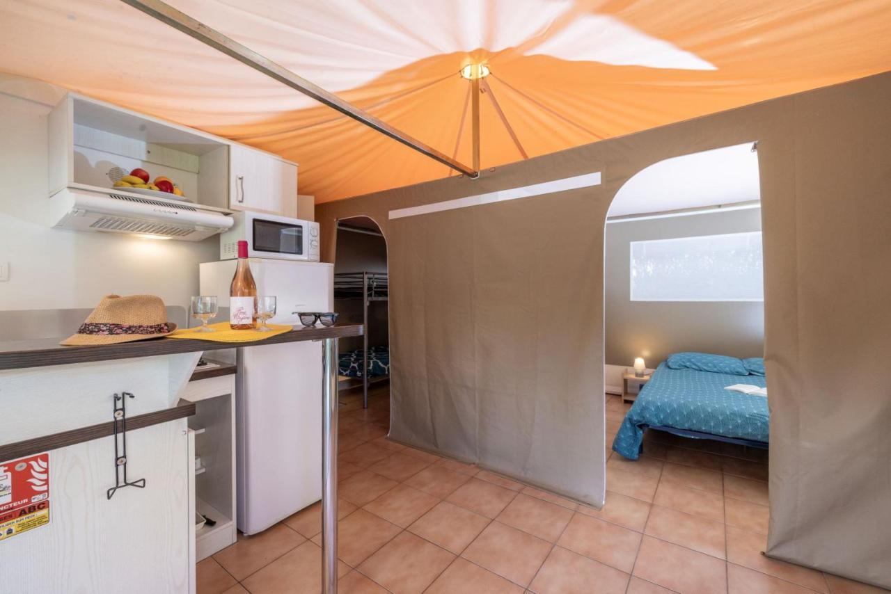 Camping Le Lac Des Sapins Cublize Exteriör bild